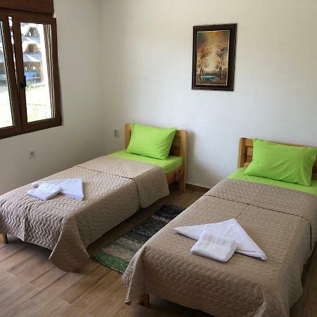 Visitor Yard Bed & Breakfast Plav Ngoại thất bức ảnh