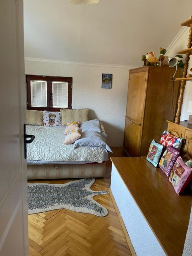 Visitor Yard Bed & Breakfast Plav Ngoại thất bức ảnh